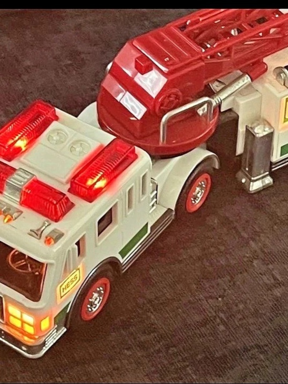 Hess 2000 Fire Truck Fire Truck Toy White & Red
